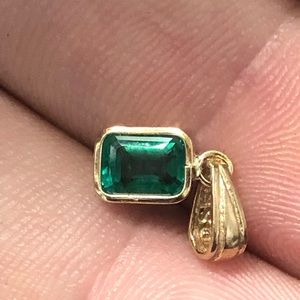 14k vivid green natural high quality emerald 0.82ct pendant